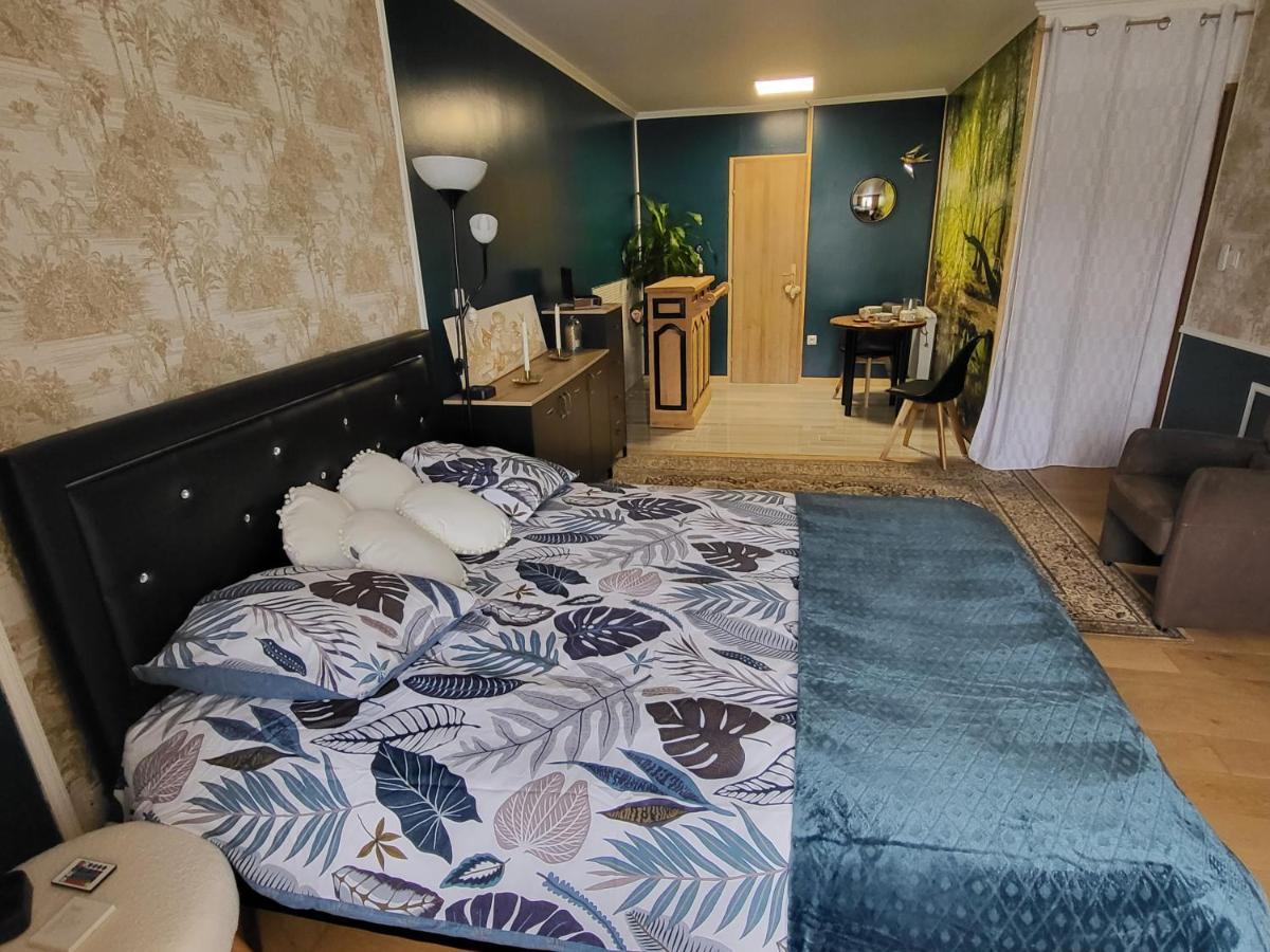 Choisy Le Jacuzzi Bed & Breakfast Exterior foto