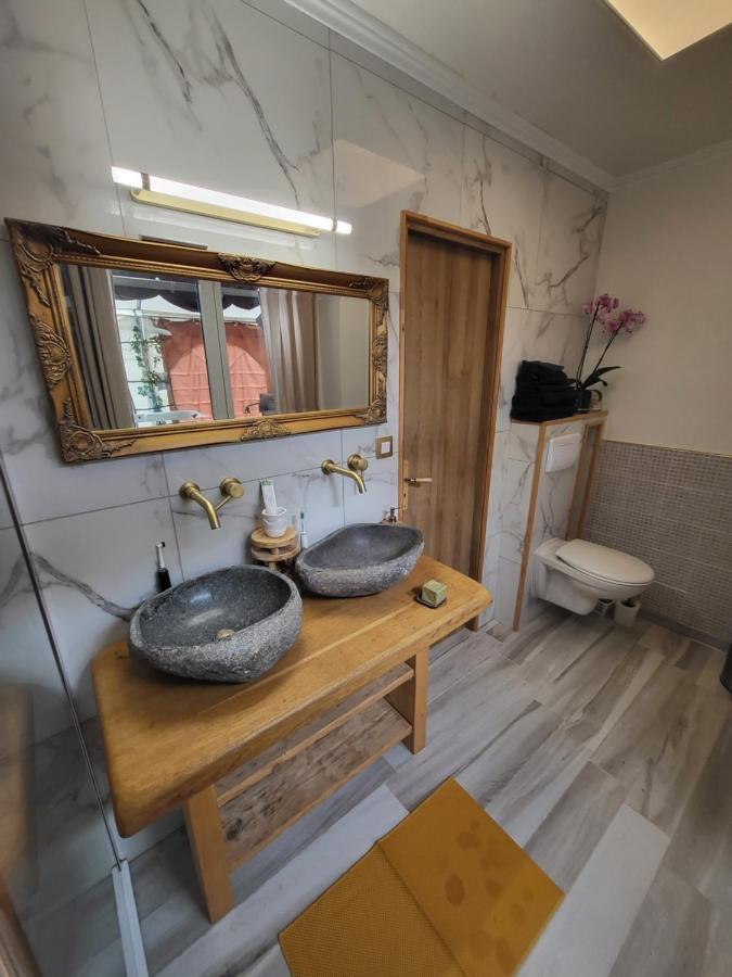 Choisy Le Jacuzzi Bed & Breakfast Exterior foto